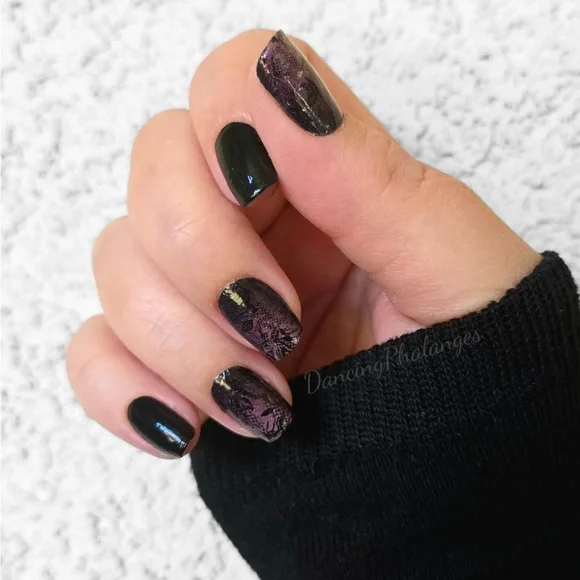 *Exclusive* Color Street: Out of Office | Floral Black Clear Overlay Summer - Picture 11 of 15